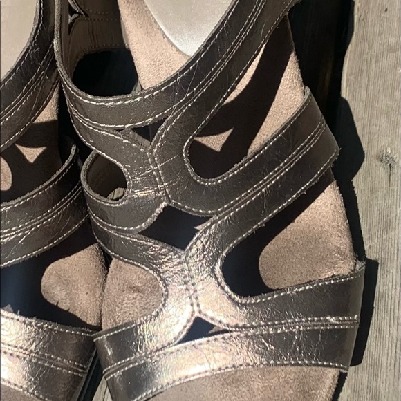 Aerosoles Metallic Pewter Strap Slingback Sandals - Picture 4 of 4